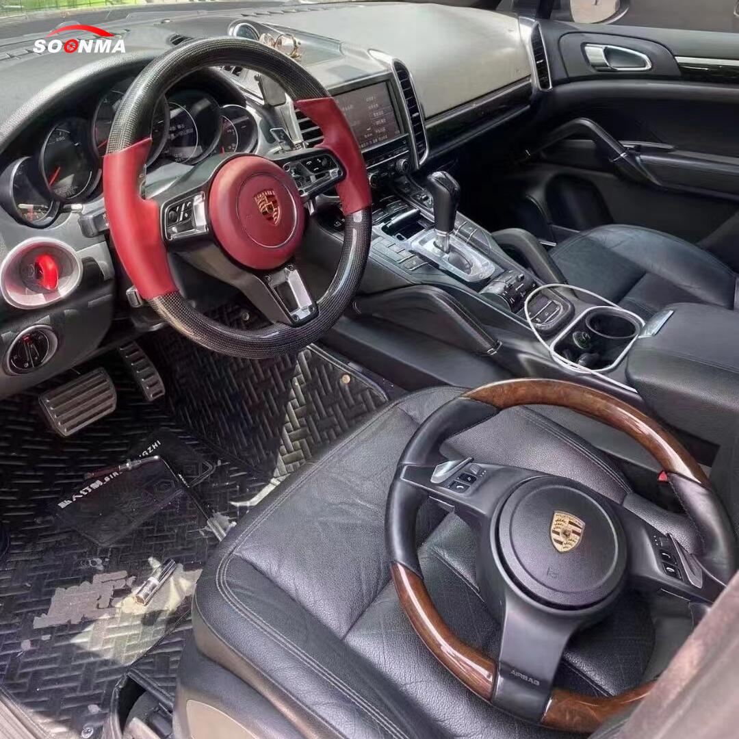 Porsche's new carbon fiber steering wheel