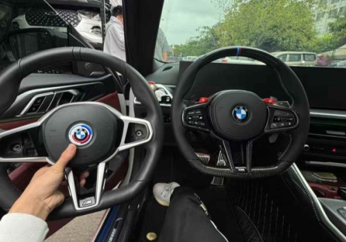 Upgrade BMW 4 Series with CS-style carbon fiber steering wheel and install to activate M1 M2 functions